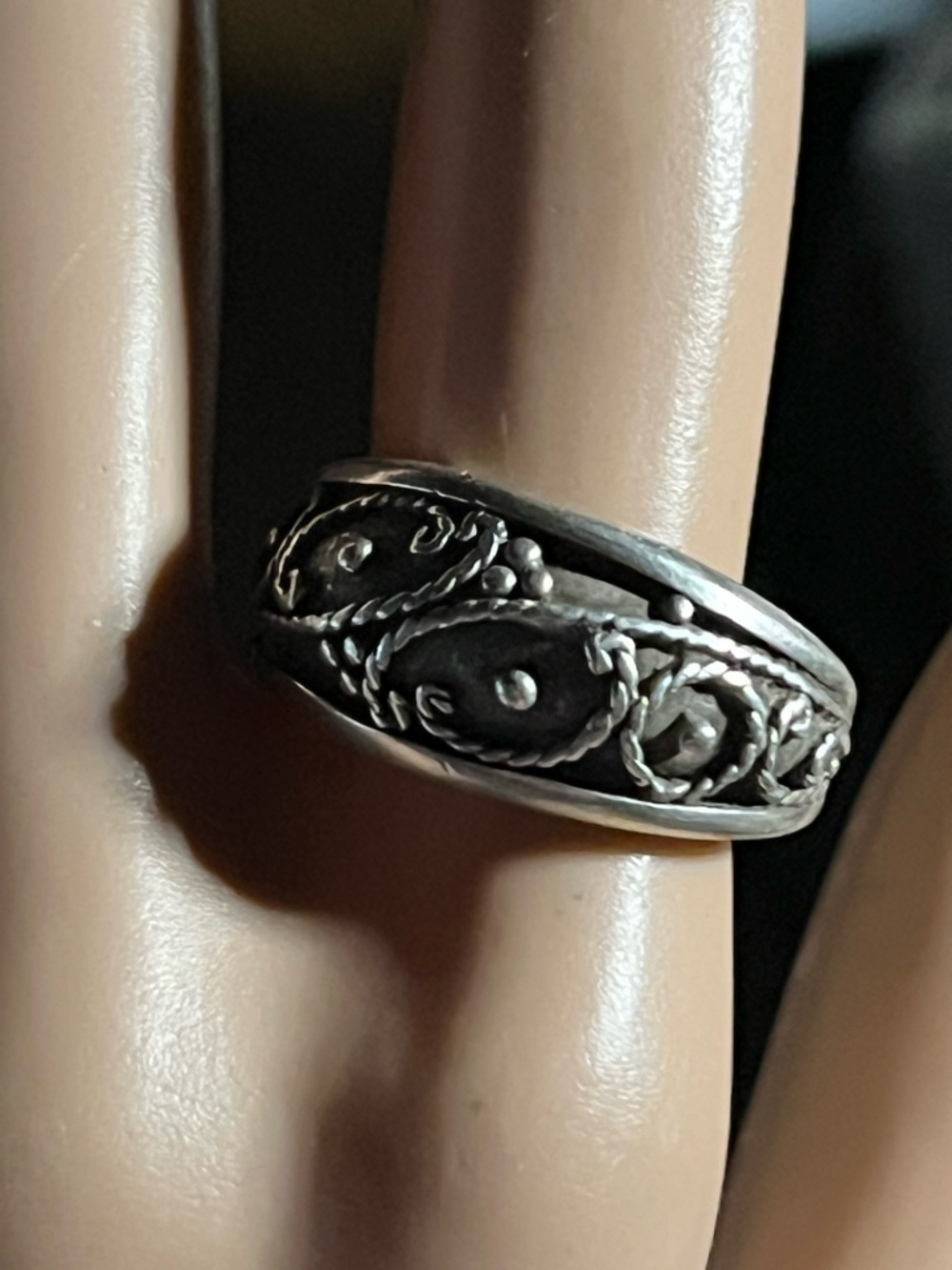 Vintage 90s sterling silver dome ring size 8.